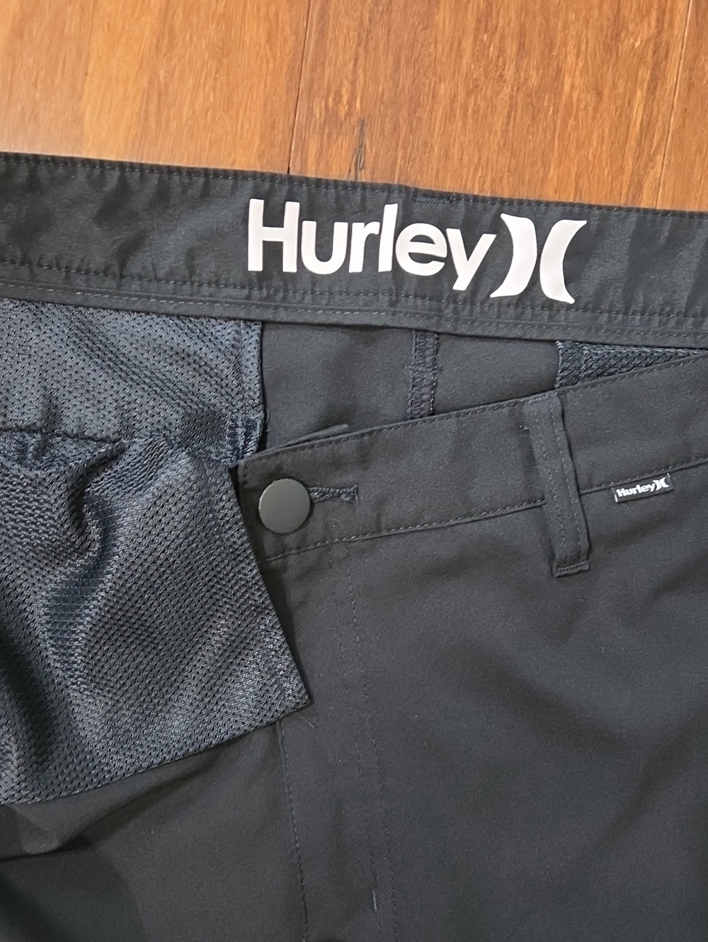 MEN'S HURLEY HYBRID BLACK ATHLETIC BOARD SHORTS SIZE 38 - Picture 2 of 4